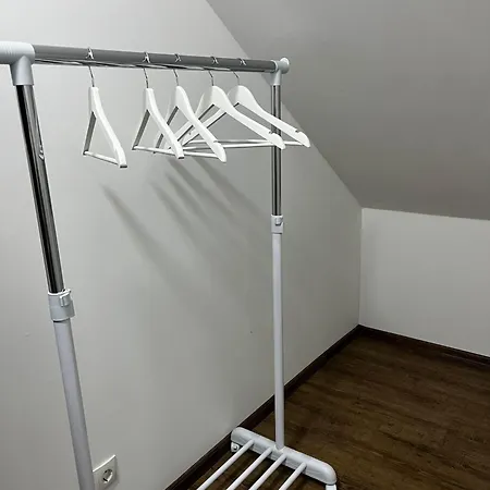 公寓 Charmante 1-zimmer-wohnung In Mit Kueche & Kostenlosen Parkplaetzen