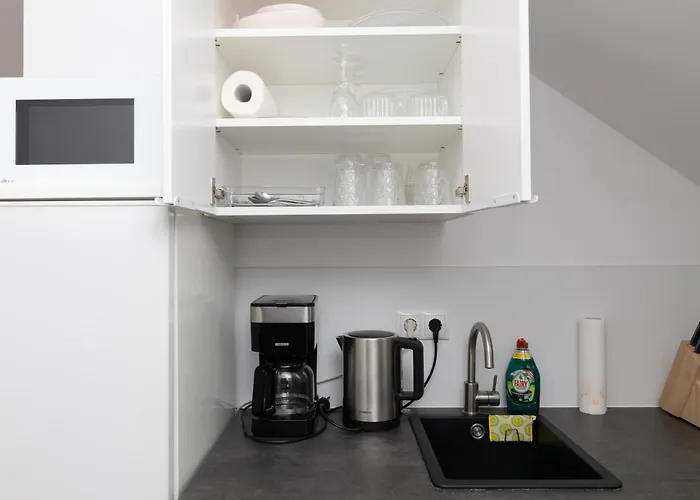 아파트 Charmante 1-zimmer-wohnung In Mit Kueche & Kostenlosen Parkplaetzen 코블렌츠