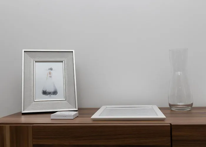 Charmante 1-zimmer-wohnung In Mit Kueche & Kostenlosen Parkplaetzen